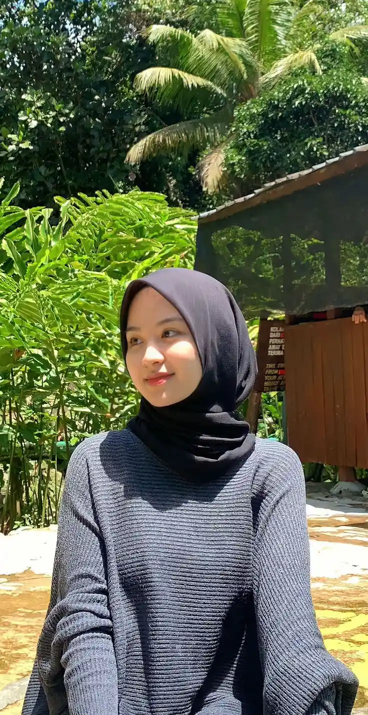 hijab-girl-dp-for-instagram