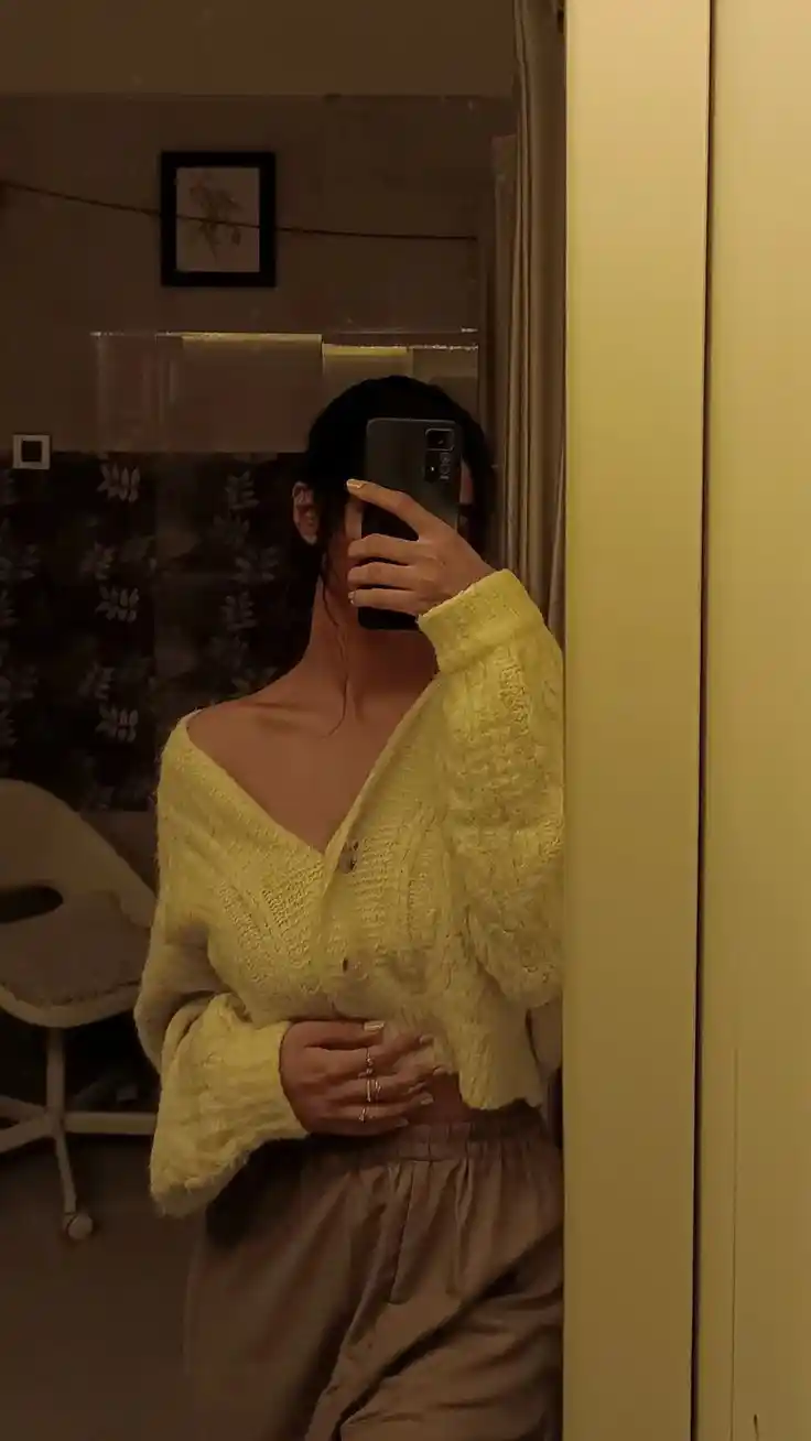 mirror-hide-face-girl-dp