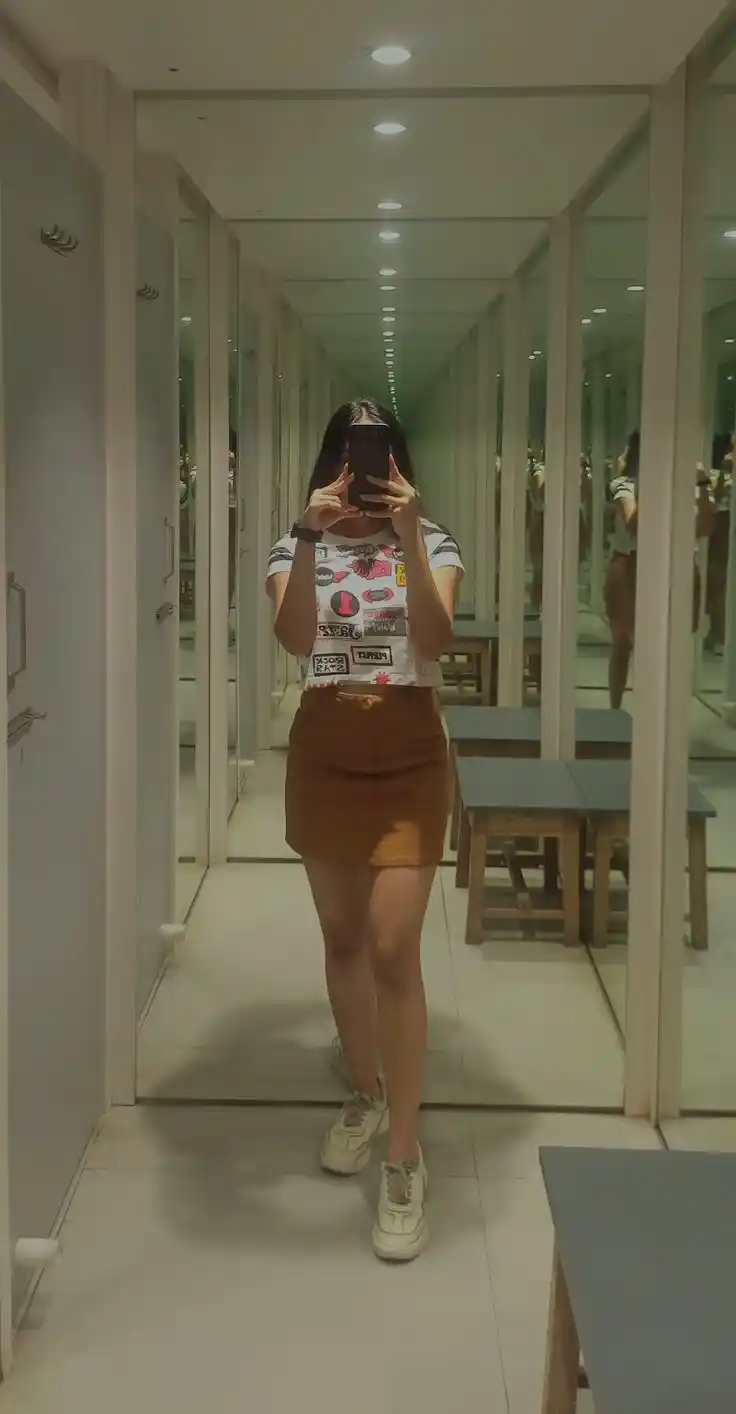 mirror-selfie-girl-pic