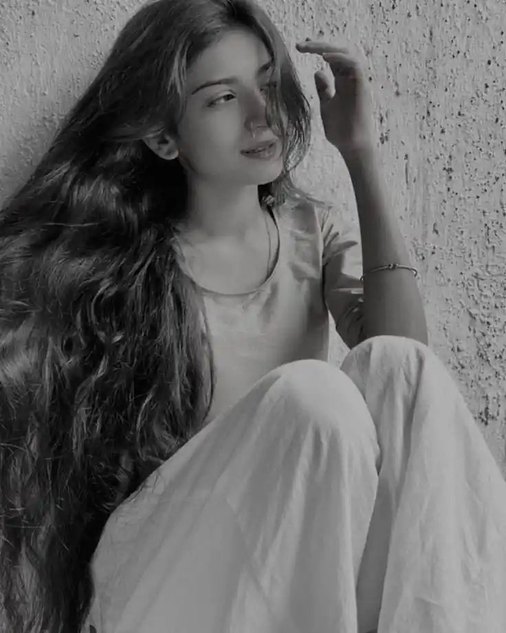 cute-girl-dp-instagram-whatsapp