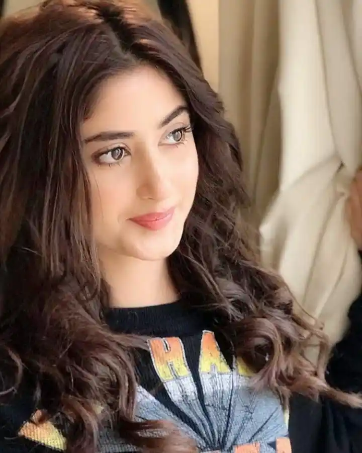 cute-girl-pic-for-whatsapp